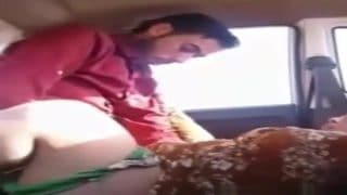 Salim baise une fille dans la voiture